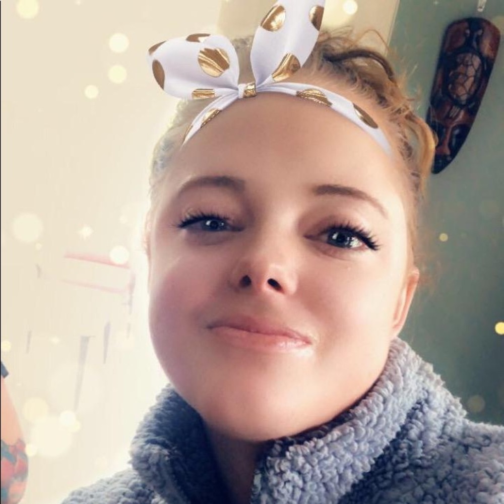 Meet your Posher, Angela